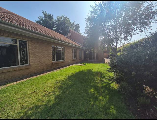3 BEDROOM TOWNHOUSE FOR SALE IN THREE RIVERS PROPER